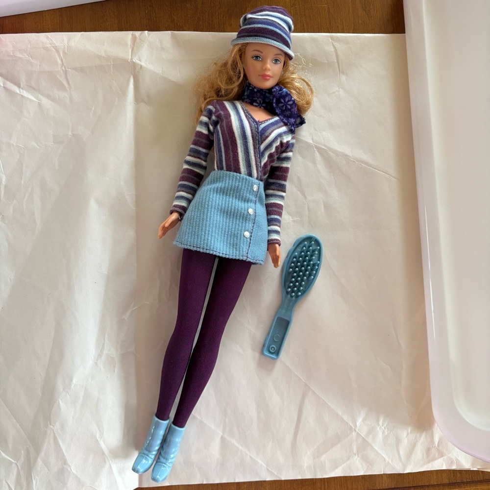 Barbie Cool corduroy Doll with Blue Accessories